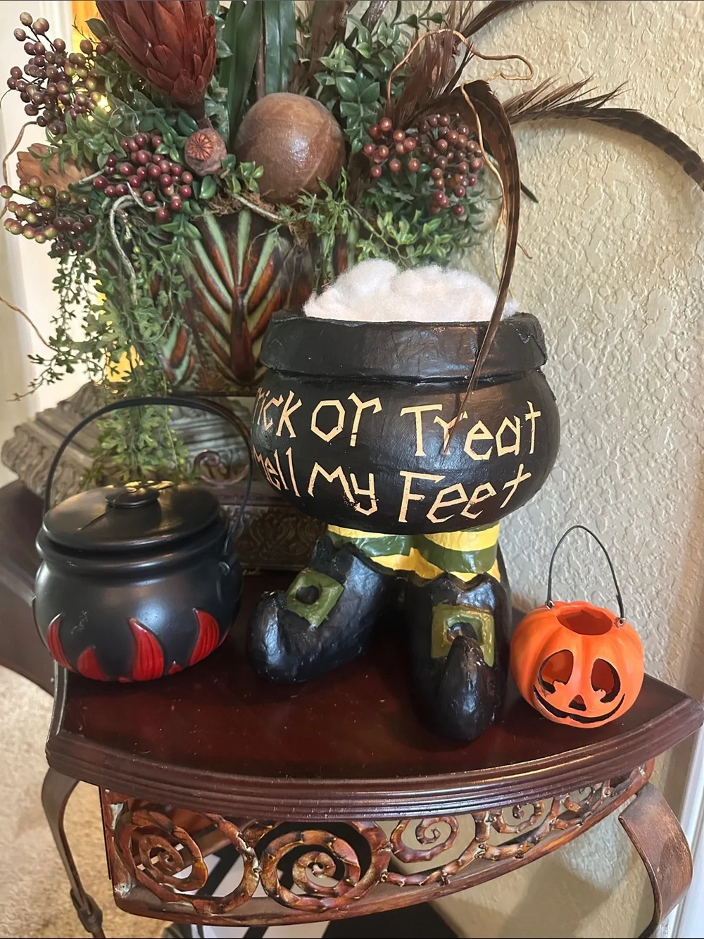Halloween Witch Cauldron decor set - Black & Orange